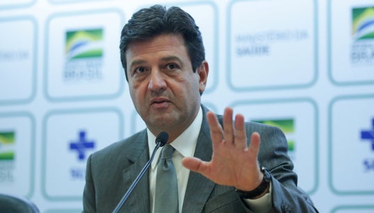 Pico do coronavírus no Brasil deve ser entre abril e