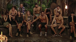 El equipo de ‘Supervivientes 2020’, entre los casi 300 españoles que buscan salir de