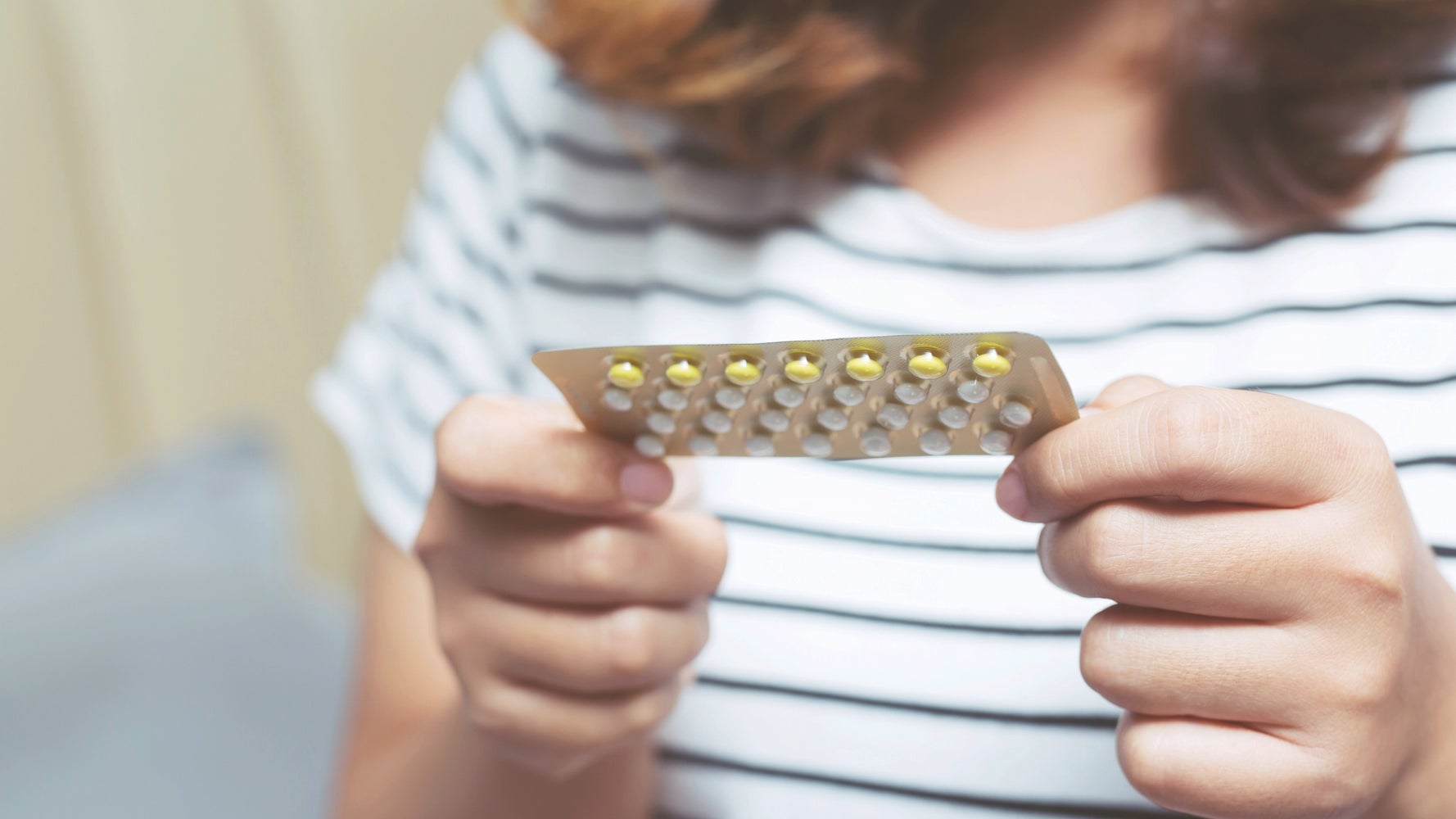 La pilule contraceptive accessible aux femmes même avec une ancienne ordonnance | Le Huffington ...