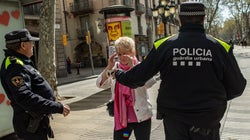 Todos los papeles que deberías llevar si vas a salir a la calle durante el estado de