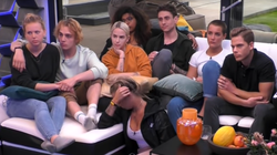 Des candidats de téléréalité prennent conscience en direct de la pandémie de