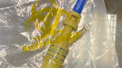 Eταιρεία ιατρικού εξοπλισμού απειλεί να μηνύσει εθελοντές που βοηθούν