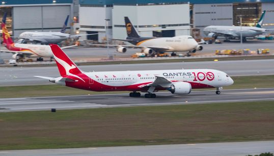 Qantas Temporarily Stands Down 30,000