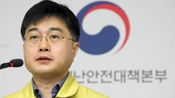 정부가 해외입국자를 상대로 의무적 자가격리 조치를