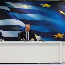 Προσπάθεια στήριξης επιχειρήσεων και ελεύθερων