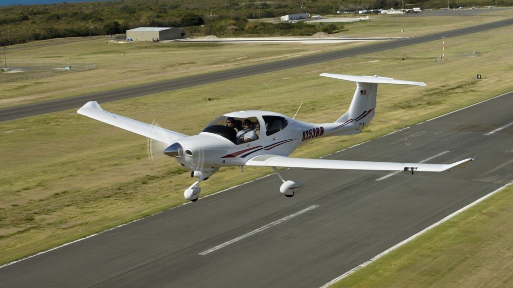 パイロットは空を使って訴えた 飛行機のルートから浮かび上がった メッセージ とは ハフポスト