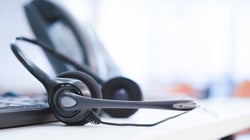 Αναστέλλεται η λειτουργία και των εισπρακτικών