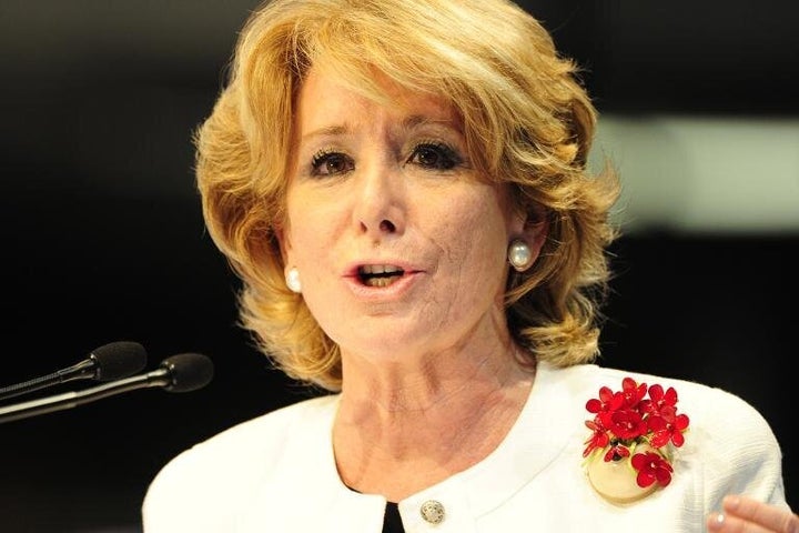 Esperanza Aguirre habla durante un mitin del PP en Madrid el 20 de mayo de 2011.
