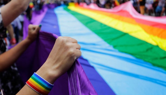 Parada LGBT de 2020 é adiada para o mês de novembro devido ao surto de