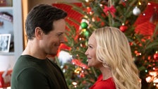 Hallmark Channel Says LGBTQ Stories Will Now Be Included In Christmas Movies thumbnail