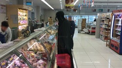 Ο Darth Vader πάει σούπερ μάρκετ εν μέσω