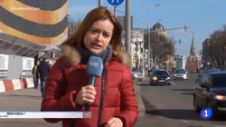 Una corresponsal de TVE en Rusia sorprende al mostrar con qué desinfecta su oficina por el