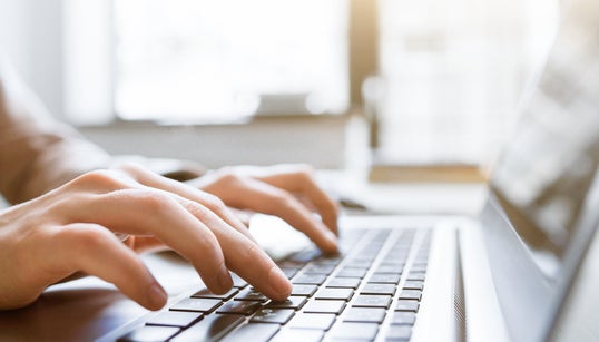 PeopleCert: Διαθέτει δωρεάν τις υποδομές της στο δημόσιο για εξετάσεις από