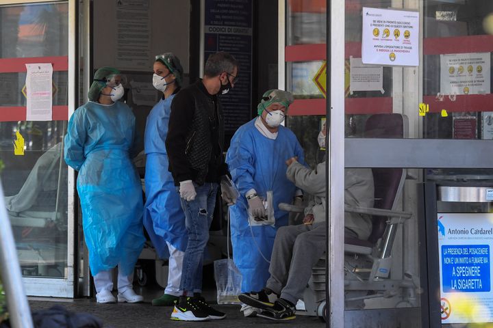 NAPLES, CAMPANIA, ITALY - 2020/03/20: Patient whith Coronavirus COVID-19, visited by medic in the Hosital Antonio Cardarelli in Naples city. (Photo by Salvatore Laporta/KONTROLAB/LightRocket via Getty Images)