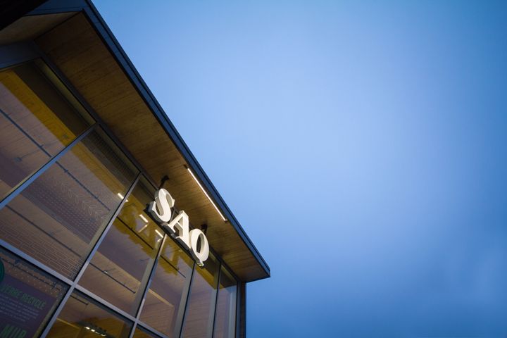Le Syndicat des employés de magasin et de bureau de la SAQ réclame la fermeture immédiate des succursales au public.