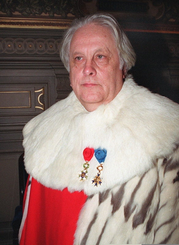 Le magistrat Pierre Truche est mort dans la nuit de vendredi à samedi 21 mars à l’âge de 90 ans. En 1987, il fût procureur général près la cour d’appel de Lyon au procès de Klaus Barbie, l’ex-chef de la Gestapo de Lyon, qui fut déclaré coupable d’avoir organisé la déportation de centaines de juifs. “Je vous demande qu’à vie Barbie soit reclus”, lance-t-il au terme de son réquisitoire. Sobre et ferme, à son image, la phrase est devenue historique dans le monde judiciaire. >>>> Plus d'informations dans notre article ici