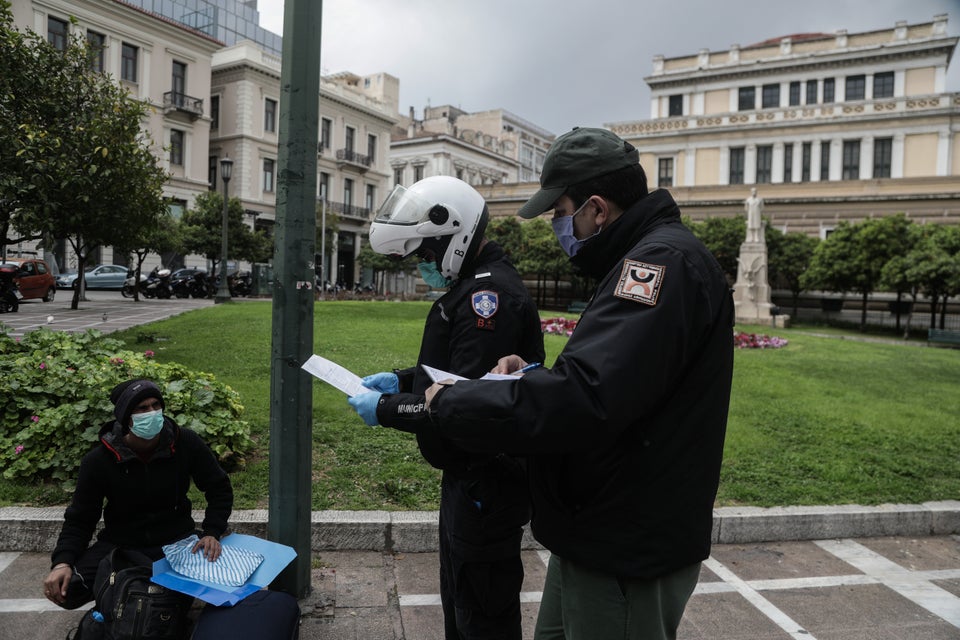 Φωτογραφίες: Η Αθήνα υπό απαγόρευση