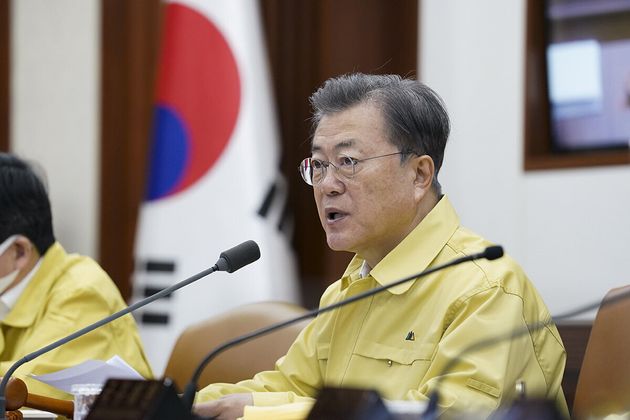문재인 대통령이 지난 17일 서울 종로구 세종로 정부서울청사에서 열린 제13회 국무회의에서 발언을 하고
