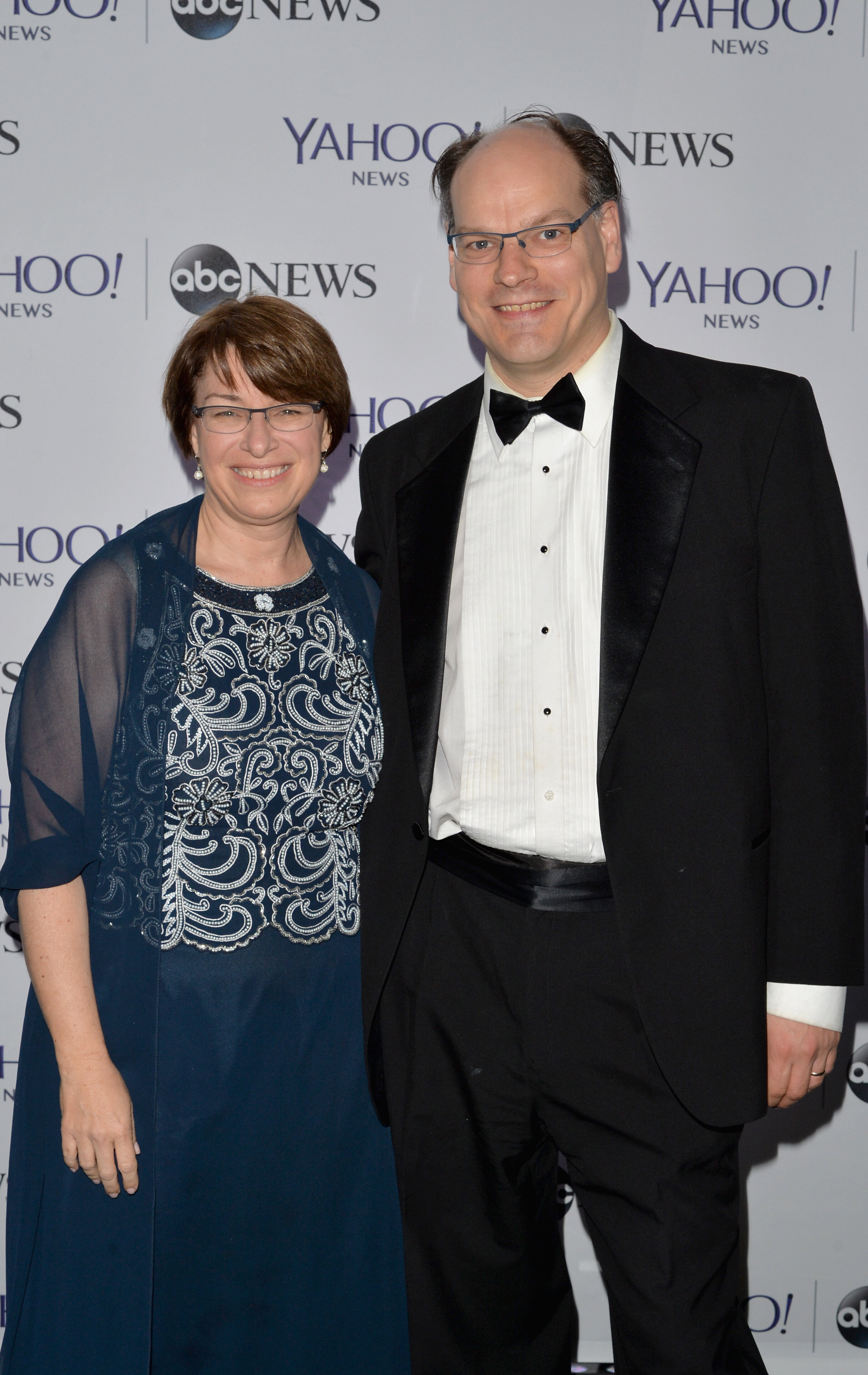 Amy Klobuchar Says Husband Remains On Oxygen After Coronavirus ...