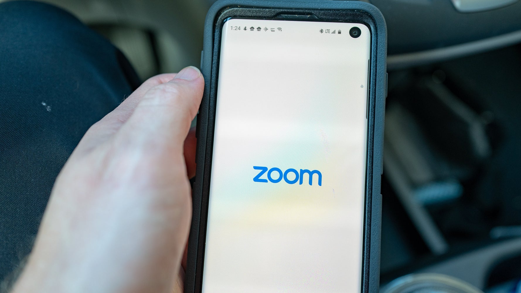 12 Game-Changing Zoom Hacks For Work Meetings And Virtual Happy Hours ...