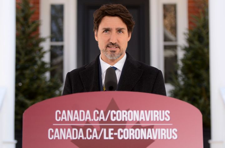 Justin Trudeau a précisé certaines dispositions de la Prestation canadienne d'urgence, vendredi.