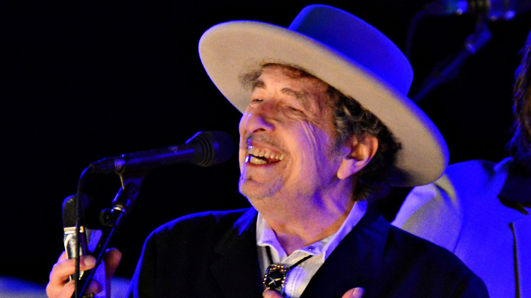 Photo of Bob Dylan Responds To Coronavirus With Song About JFK Assassination | HuffPost