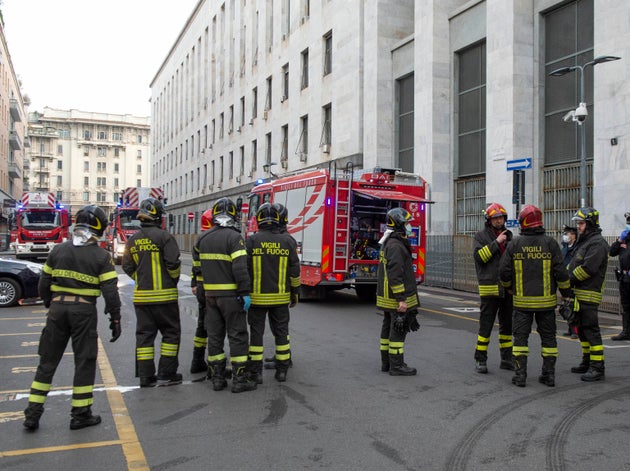 Incendio Al Palazzo Di Giustizia Di Milano Distrutta Cancelleria Del Gip L Huffpost