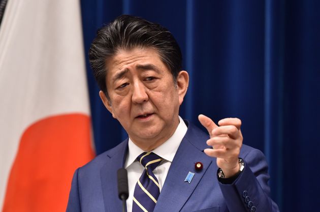 会見を開く安倍晋三首相