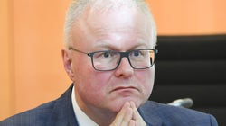 Hallan muerto en las vías del tren al ministro de Finanzas del estado alemán de Hesse, Thomas