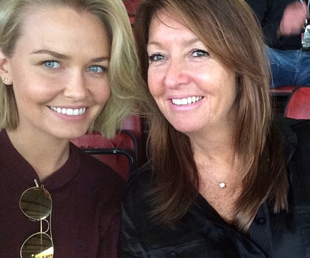 Lara Worthington and mother Sharon Bingle 