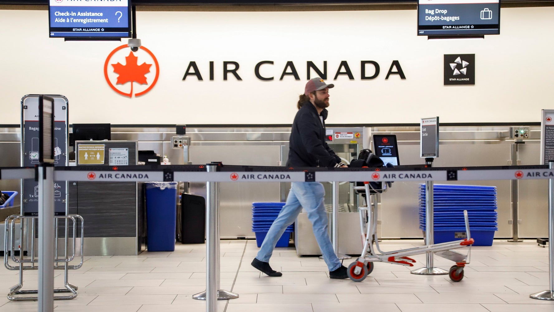 WestJet cutting flights to Atlantic Canada, laying off staff