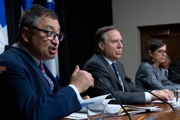 Le Dr Arruda, le premier ministre Legault et la ministre McCann ont évoqué l'après-coronavirus en conférence de presse, mardi.