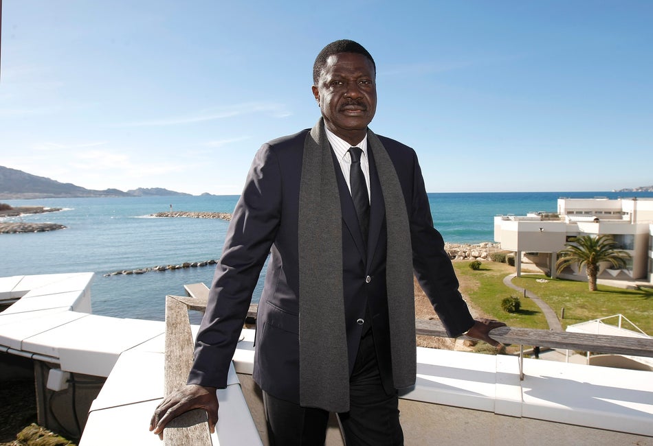 L’ex-président de l’Olympique de Marseille Pape Diouf, est décédé ce mardi 31 mars à l'âge de 68 ans après avoir été contaminé par le coronavirus. Ancien journaliste, agent de joueurs puis dirigeant de l’OM, de 2005 à 2009, Diouf avait notamment contribué à bâtir l’équipe championne de France 2010, après 17 années sans titres pour l’OM.>>> Plus d'informations dans notre article ici