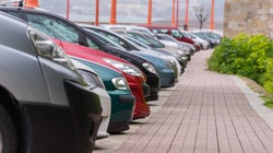 Les parkings, nouveaux spots de rencontre entre