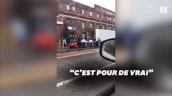 À New York, un chariot élévateur et un camion frigorifié pour transporter les