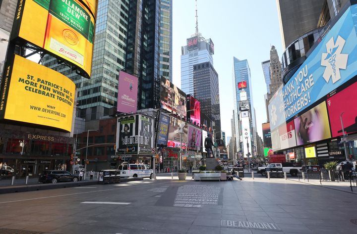 ニューヨーク州の外出禁止令により、空っぽのマンハッタン 3月26日 ニューヨーク
