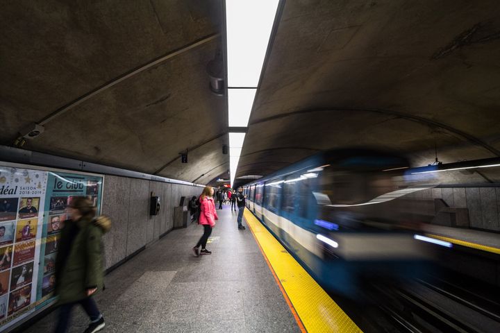 L'achalandage dans les autobus et le réseau de métro a chuté de 70 à 80% depuis le début de la pandémie, selon la Société de transport de Montréal.