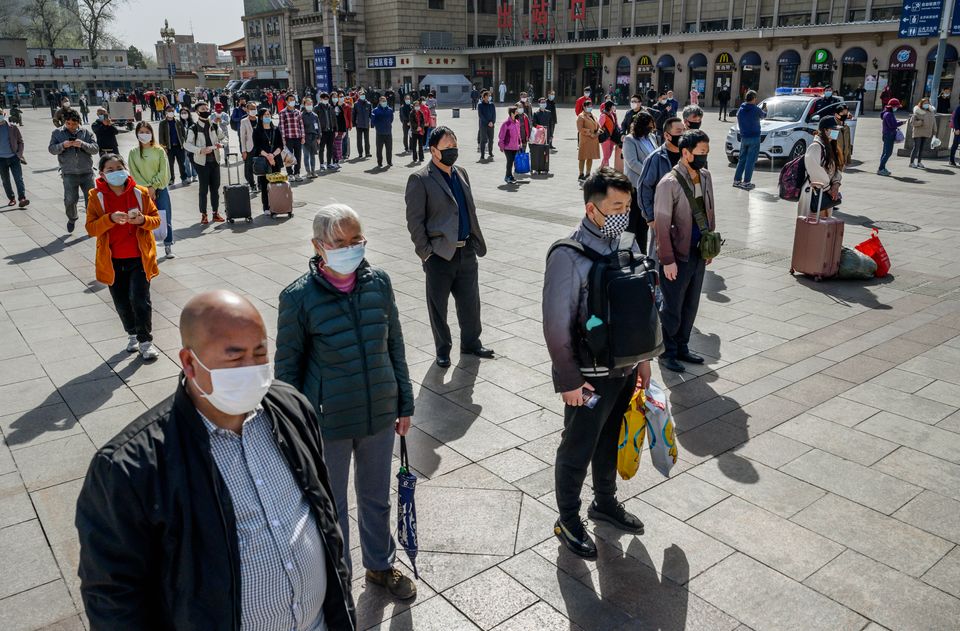 China fell silent on Saturday to remember the thousands of people who died during the coronavirus outbreak. 