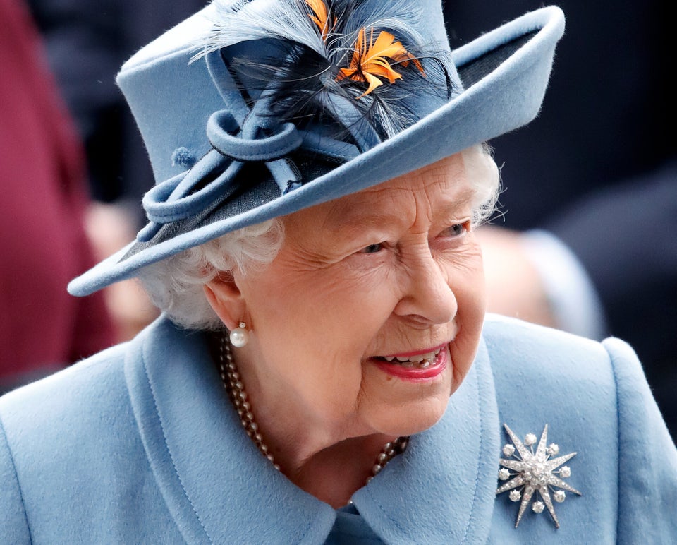 The Queen will address the nation at 8pm on Sunday. 