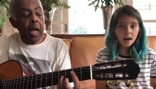 Gilberto Gil e sua neta cantando ‘Volare’ é a melhor coisa que você vai assistir