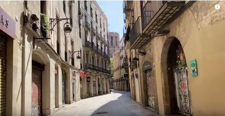戸城さんが撮影したバルセロナの街。外出は生活必需品の買い出しや犬の散歩などに厳しく制限され、いつもは観光客が溢れている街中にほとんど人がいない