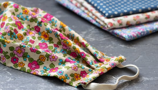 Estes tutoriais vão te ajudar a fazer sua própria máscara facial sem máquina de