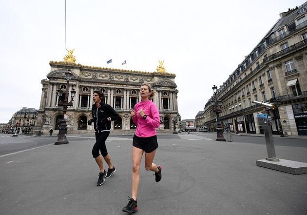 Confinement A Paris Le Jogging Interdit En Journee Le Huffpost