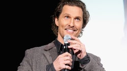 Matthew McConaughey organiza noite de bingo para idosos isolados no