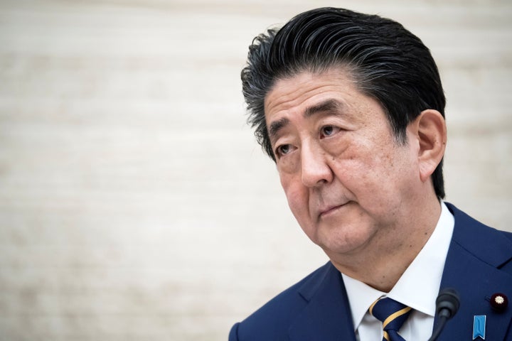 会見する安倍晋三首相