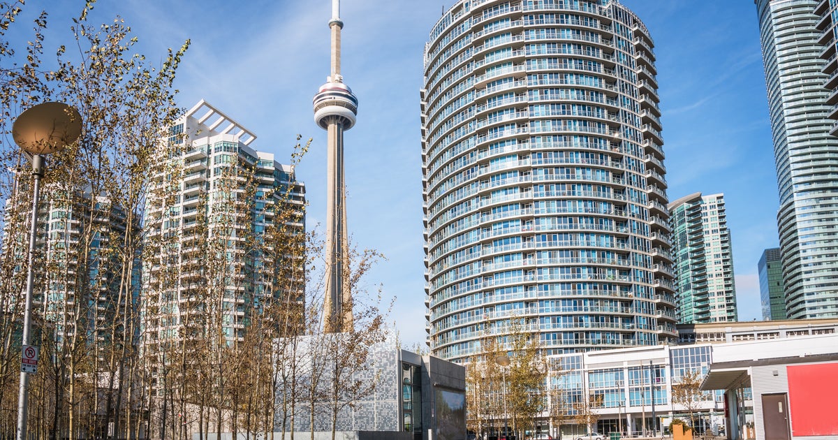 Toronto Home Sales Drop 76 Amid Covid 19 Shutdown Huffpost Canada