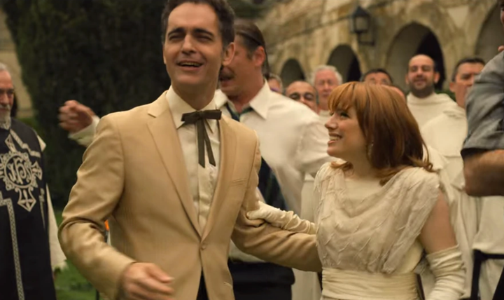 Berlín y Tatiana en una escena de 'La casa de papel'.