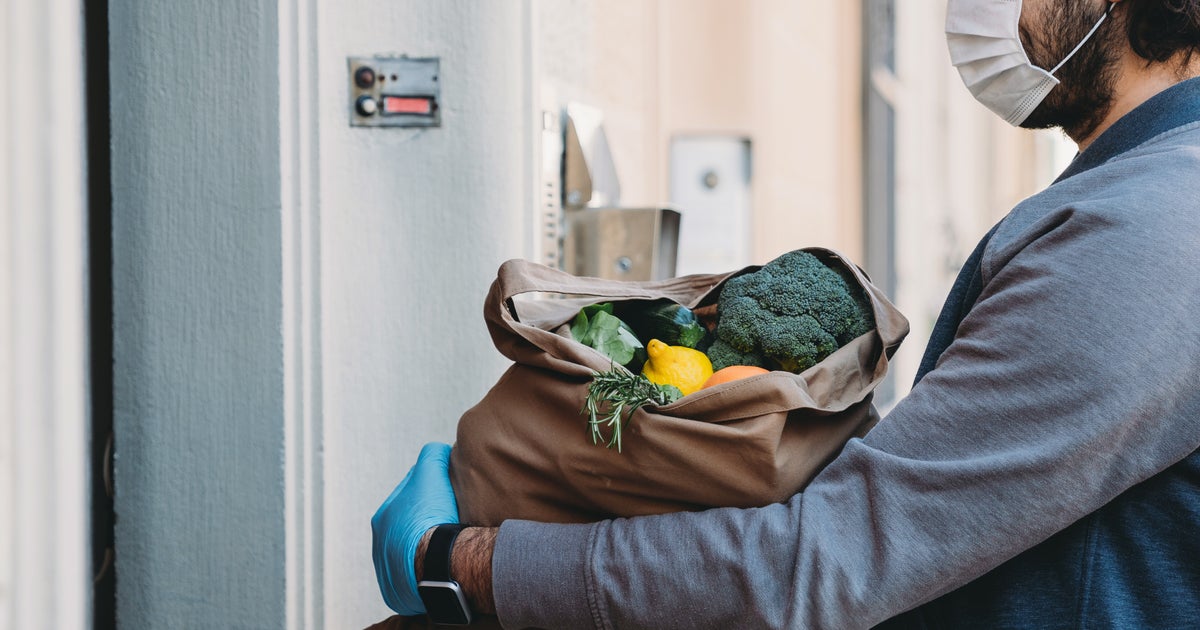 Here s How Much To Tip Delivery Drivers During The Coronavirus Pandemic here-s-how-much-to-tip-delivery-drivers-during-the-coronavirus-pandemic