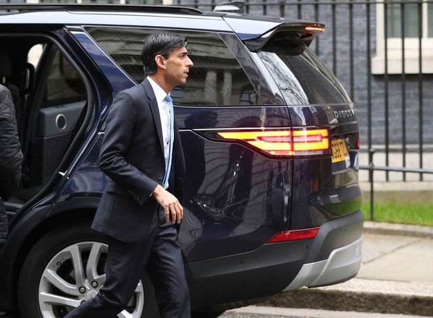 Rishi Sunak arrives at Downing Street.