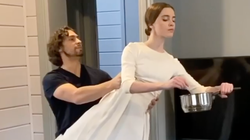 Longe dos palcos, bailarinos russos dançam para fãs em vídeo